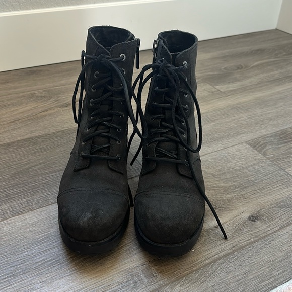 Ugg Kilmer II Lace Up Combat Style Black Winter Boots - Picture 5 of 8